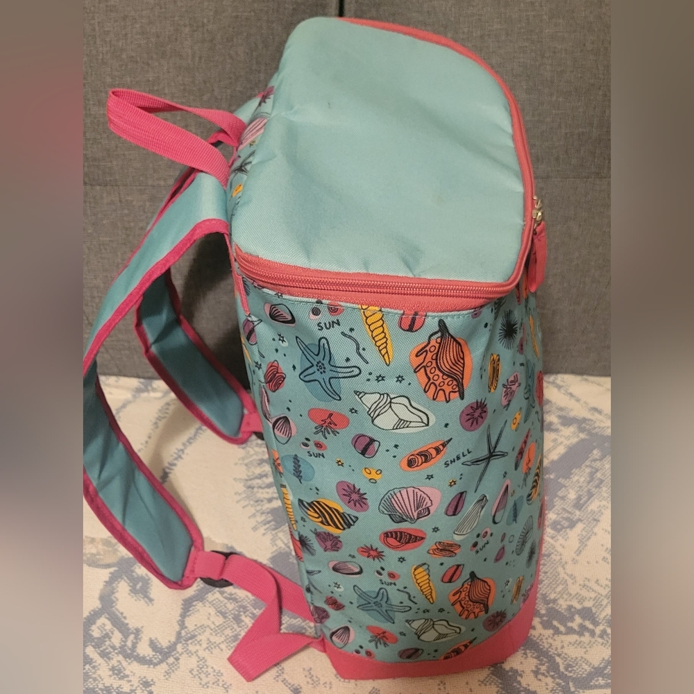 Tupperware Insulated Backpack - Picture 9 of 12